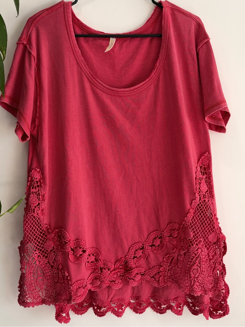Free People Raspberry Pink 100% Cotton Blouse Crochet Hem Detail Women’s Small